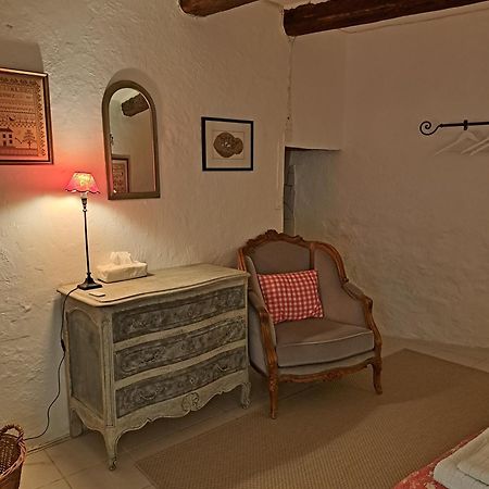 Bed and Breakfast La Maison De Gisele Saint-Victor-des-Oules Exteriér fotografie