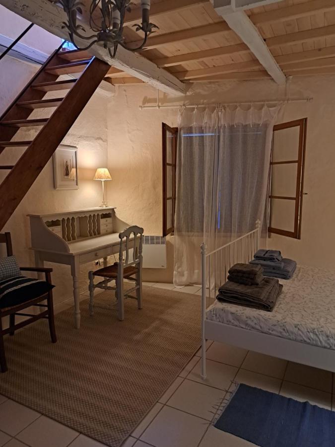 Bed and Breakfast La Maison De Gisele Saint-Victor-des-Oules Exteriér fotografie