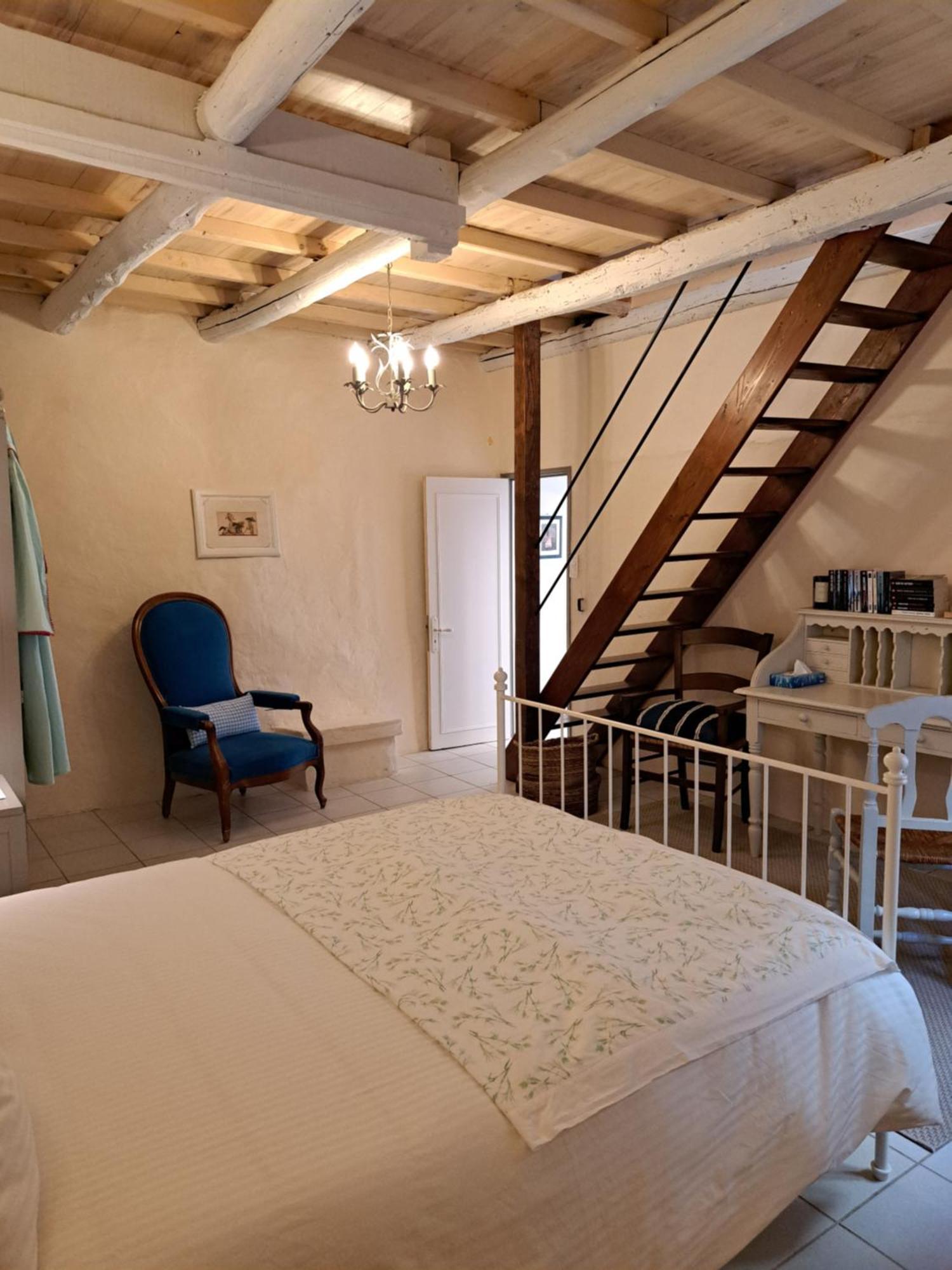 Bed and Breakfast La Maison De Gisele Saint-Victor-des-Oules Exteriér fotografie