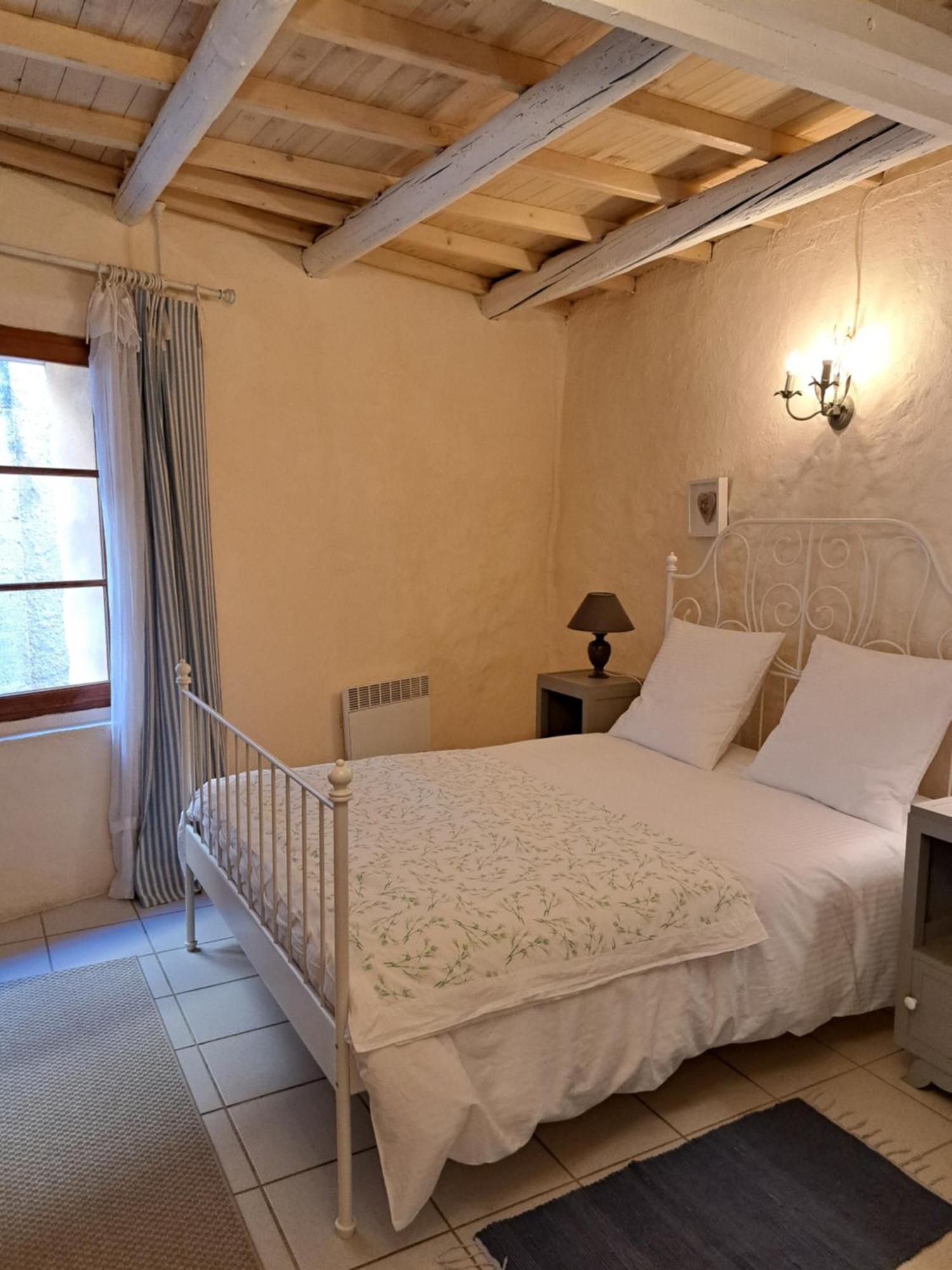 Bed and Breakfast La Maison De Gisele Saint-Victor-des-Oules Exteriér fotografie